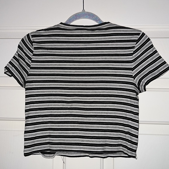 H&M crop top - Picture 2 of 2